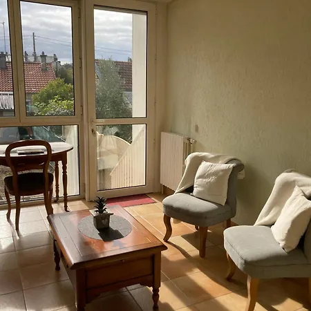 Charmante Mancelle A Louer Pour Evenement Circuit 24h Le Mans