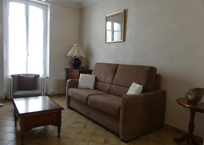 Charmante Mancelle à Louer Pour évènement Circuit 24h Le Mans