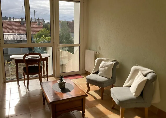 Charmante Mancelle A Louer Pour Evenement Circuit 24h Le Mans